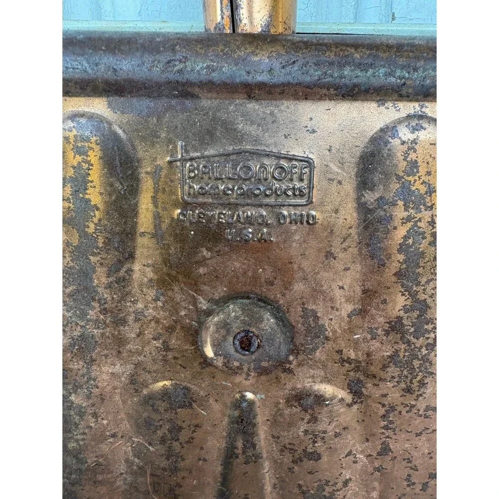 Vintage 1975 Pentron Metal Dustpan Rustic Farmhouse Folk Art Chicken Decor